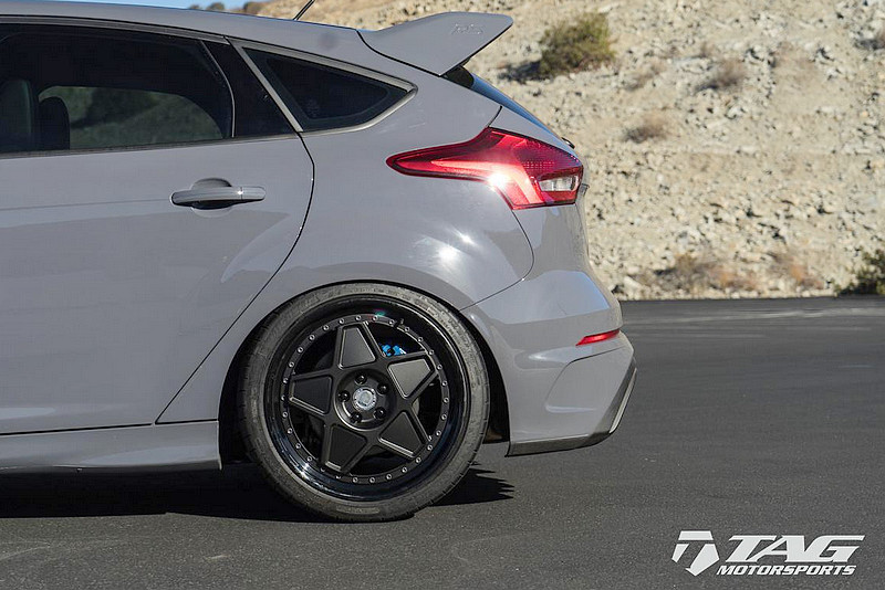 「百改降為先」之TAG Motorsport操刀《Ford Focus RS》低趴藏輪式樣亮相 「百改降為先」之TAG Motorsport操刀《Ford Focus RS》低趴藏輪式樣亮相