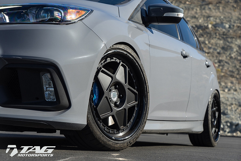 「百改降為先」之TAG Motorsport操刀《Ford Focus RS》低趴藏輪式樣亮相 「百改降為先」之TAG Motorsport操刀《Ford Focus RS》低趴藏輪式樣亮相