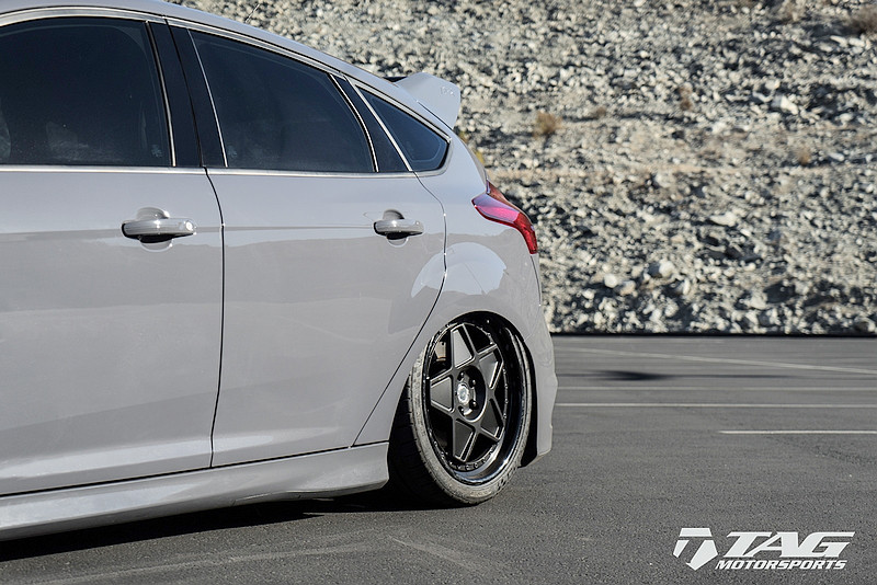 「百改降為先」之TAG Motorsport操刀《Ford Focus RS》低趴藏輪式樣亮相 「百改降為先」之TAG Motorsport操刀《Ford Focus RS》低趴藏輪式樣亮相