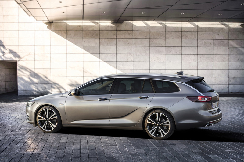 新世代《Opel Insignia Sports Tourer》日內瓦車展前搶先亮相 新世代《Opel Insignia Sports Tourer》日內瓦車展前搶先亮相