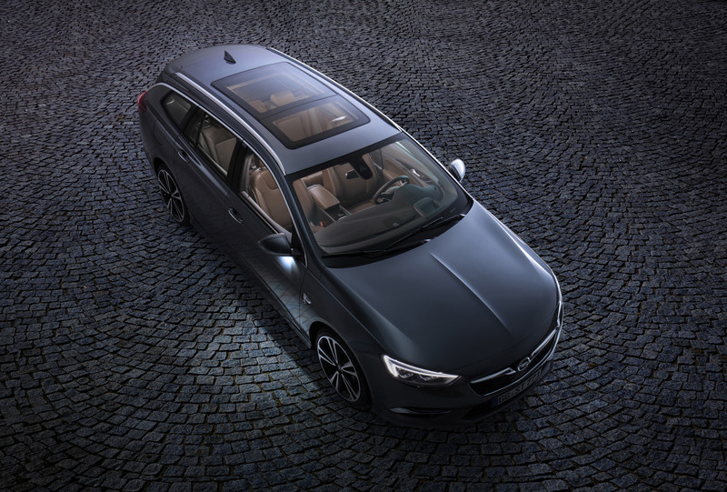 新世代《Opel Insignia Sports Tourer》日內瓦車展前搶先亮相 新世代《Opel Insignia Sports Tourer》日內瓦車展前搶先亮相