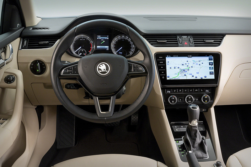 首批小改款《Škoda Octavia》步出生產線 國內預計下半年導入販售 首批小改款《Škoda Octavia》步出生產線 國內預計下半年導入販售