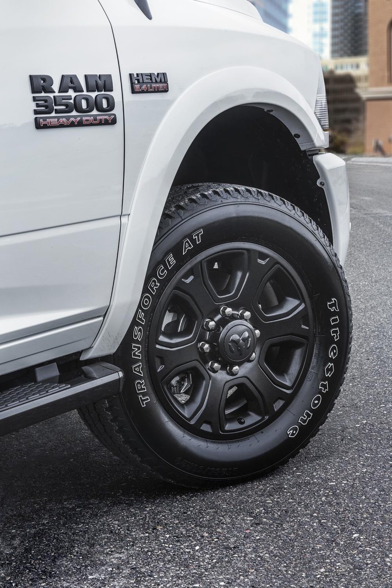 《Ram 2500 HD Night Edition》攜手《3500 HD》芝加哥同步首演 《Ram 2500 HD Night Edition》攜手《3500 HD》芝加哥同步首演