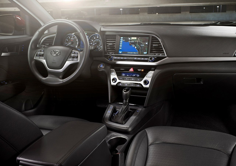 大改款《Hyundai Elantra》三月發表《Elantra Sport、Ioniq Hybrid、G80、G90》隨後導入 大改款《Hyundai Elantra》三月發表《Elantra Sport、Ioniq Hybrid、G80、G90》隨後導入