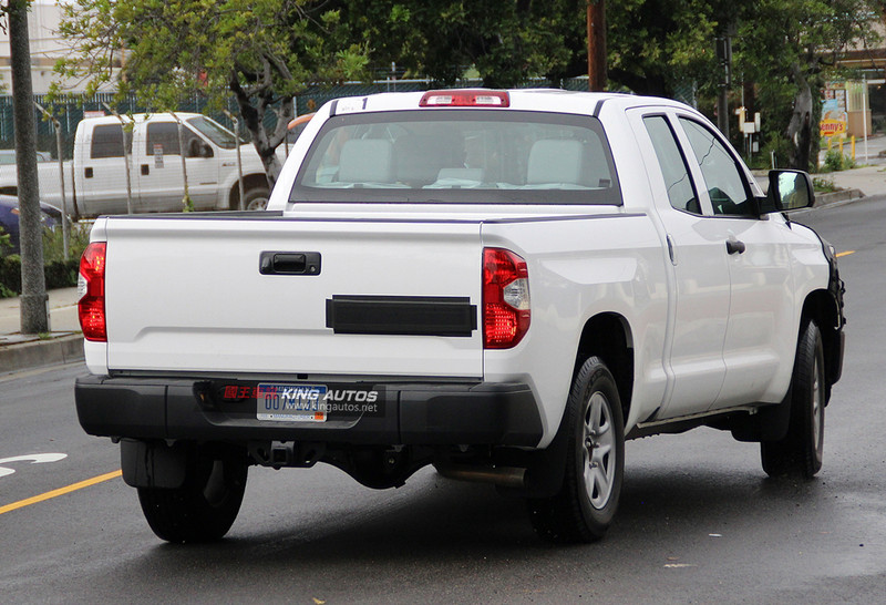 小針美容再戰3年 小改款《Toyota Tundra》偽裝車照片曝光 小針美容再戰3年 小改款《Toyota Tundra》偽裝車照片曝光