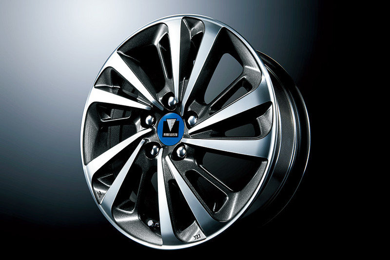 除了TRD之外的選擇 Modellista同步推出《Toyota Prius PHV》升級套件 除了TRD之外的選擇 Modellista同步推出《Toyota Prius PHV》升級套件
