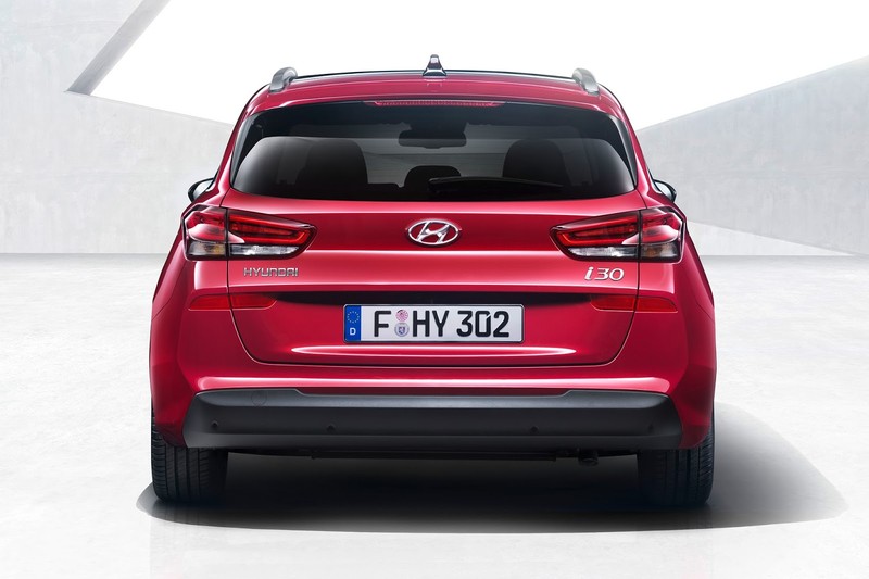新世代《Hyundai i30 Wagon》日內瓦車展前搶先亮相 新世代《Hyundai i30 Wagon》日內瓦車展前搶先亮相
