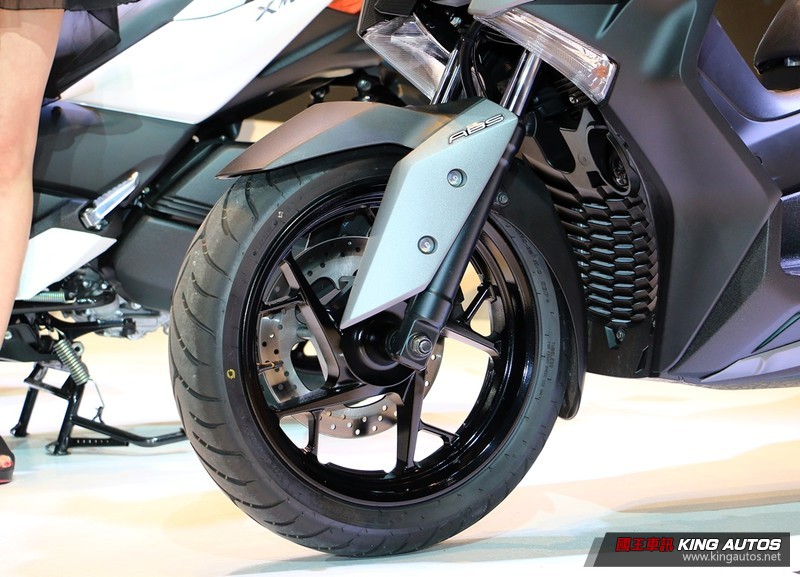 進口黃牌速可達震撼彈 《Yamaha X-Max 300》臺灣市場21.6萬元起開賣 進口黃牌速可達震撼彈 《Yamaha X-Max 300》臺灣市場21.6萬元起開賣