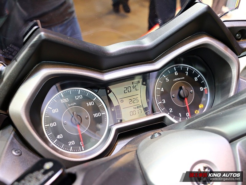 進口黃牌速可達震撼彈 《Yamaha X-Max 300》臺灣市場21.6萬元起開賣 進口黃牌速可達震撼彈 《Yamaha X-Max 300》臺灣市場21.6萬元起開賣