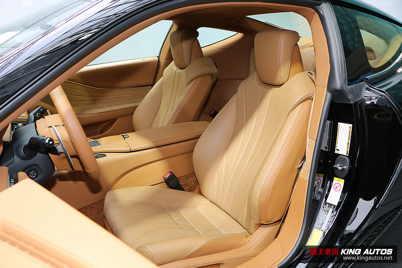 凌雲壯志豪華轎跑 全新《Lexus LC 500》現身微風信義 相約5月正式在臺發表 凌雲壯志豪華轎跑 全新《Lexus LC 500》現身微風信義 相約5月正式在臺發表