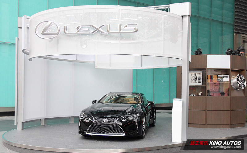 凌雲壯志豪華轎跑 全新《Lexus LC 500》現身微風信義 相約5月正式在臺發表 凌雲壯志豪華轎跑 全新《Lexus LC 500》現身微風信義 相約5月正式在臺發表