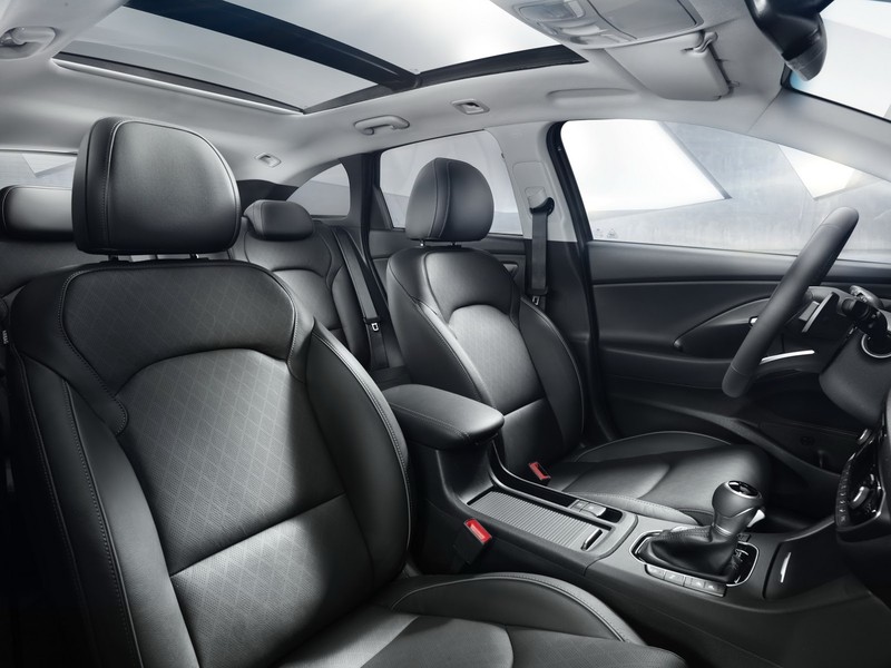 新世代《Hyundai i30 Wagon》寬敞內在日內瓦首度曝光 新世代《Hyundai i30 Wagon》寬敞內在日內瓦首度曝光