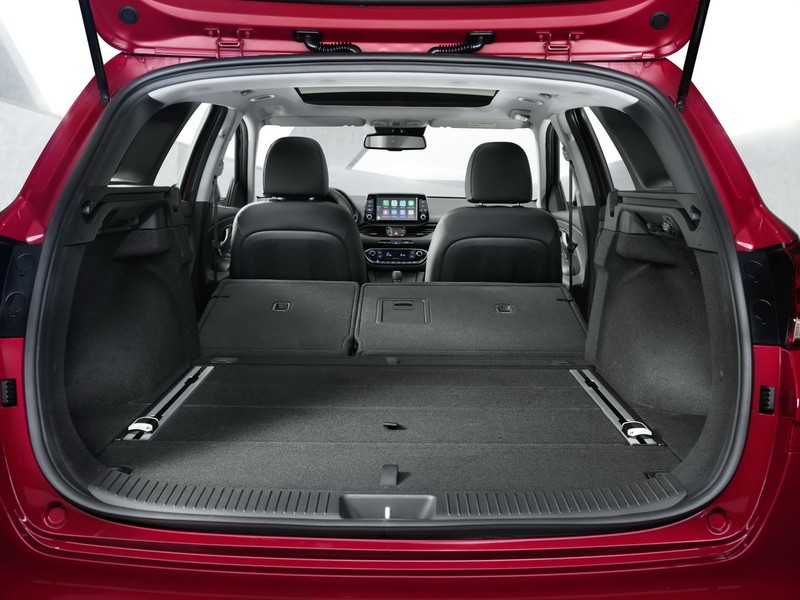 新世代《Hyundai i30 Wagon》寬敞內在日內瓦首度曝光 新世代《Hyundai i30 Wagon》寬敞內在日內瓦首度曝光