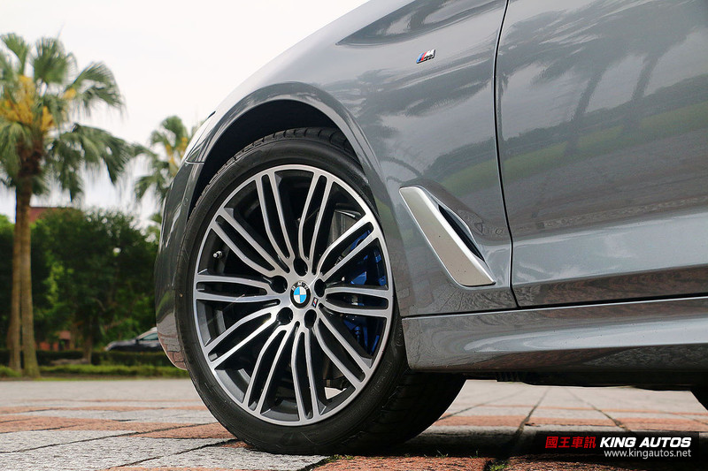 E級殺手有備而來─《BMW 530i Luxury / M Sport》試駕,配備乘用篇 E級殺手有備而來─《BMW 530i Luxury / M Sport》試駕,配備乘用篇