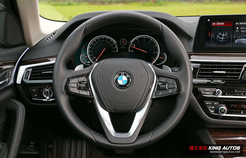 E級殺手有備而來─《BMW 530i Luxury / M Sport》試駕,配備乘用篇 E級殺手有備而來─《BMW 530i Luxury / M Sport》試駕,配備乘用篇