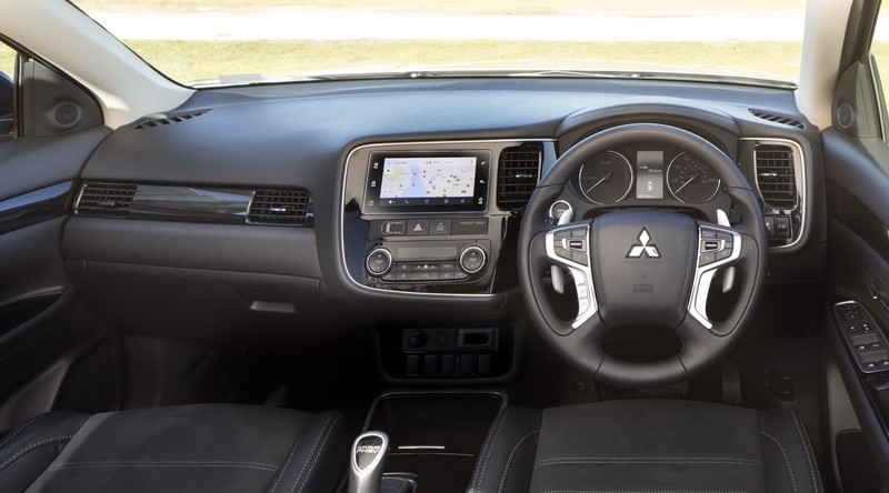 2017年式《Mitsubishi Outlander PHEV Juro》英國戰力再升級 2017年式《Mitsubishi Outlander PHEV Juro》英國戰力再升級