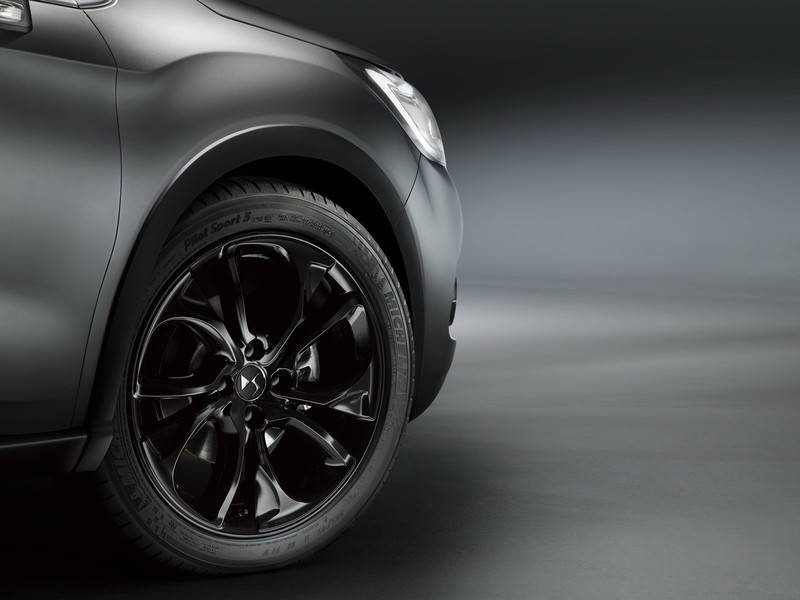 《DS 4 Crossback Moondust Edition》英國限量更有型 《DS 4 Crossback Moondust Edition》英國限量更有型