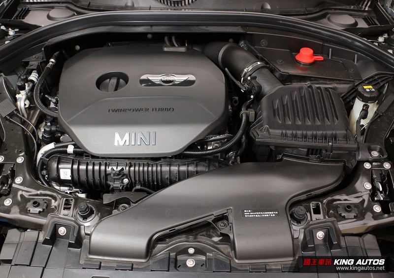 你想要的兩種生活─《Mini JCW Clubman ALL4》x《Mercedes-AMG C 63 S Coupe》 你想要的兩種生活─《Mini JCW Clubman ALL4》x《Mercedes-AMG C 63 S Coupe》