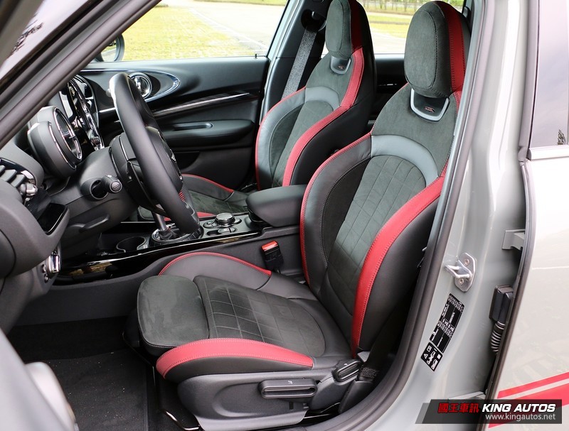 你想要的兩種生活─《Mini JCW Clubman ALL4》x《Mercedes-AMG C 63 S Coupe》 你想要的兩種生活─《Mini JCW Clubman ALL4》x《Mercedes-AMG C 63 S Coupe》
