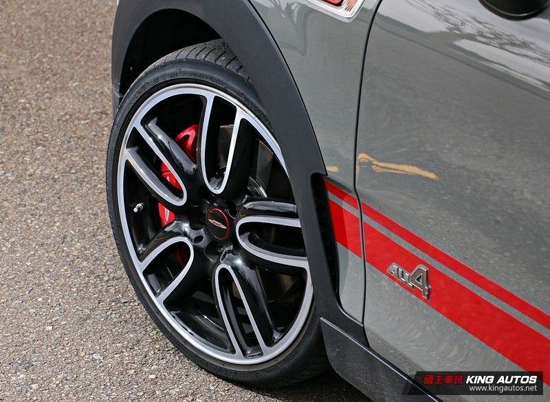 你想要的兩種生活─《Mini JCW Clubman ALL4》x《Mercedes-AMG C 63 S Coupe》 你想要的兩種生活─《Mini JCW Clubman ALL4》x《Mercedes-AMG C 63 S Coupe》