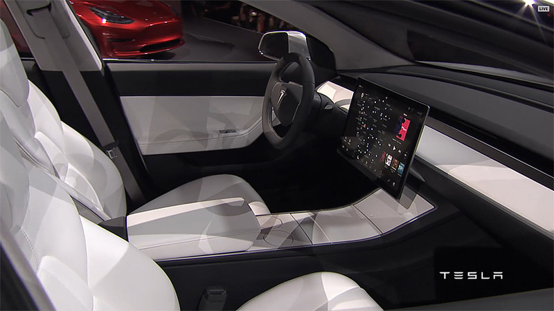 一塊螢幕通通搞定?量產版《Tesla Model 3》沒有儀表板也不提供抬頭顯示器 一塊螢幕通通搞定?量產版《Tesla Model 3》沒有儀表板也不提供抬頭顯示器