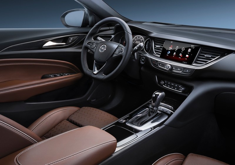 戰力表現深具信心 總工程師表示《Opel Insignia》足以與歐系豪華車款匹敵 戰力表現深具信心 總工程師表示《Opel Insignia》足以與歐系豪華車款匹敵