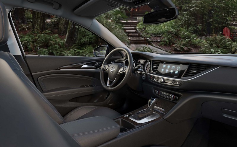 北美雙生車總算登場 《Buick Regal Sportback/Regal TourX》預告紐約車展 北美雙生車總算登場 《Buick Regal Sportback/Regal TourX》預告紐約車展