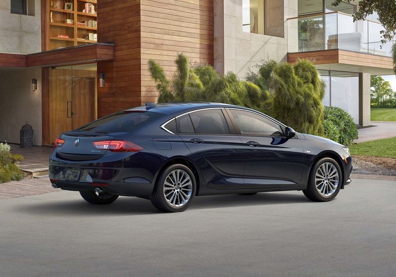 北美雙生車總算登場 《Buick Regal Sportback/Regal TourX》預告紐約車展 北美雙生車總算登場 《Buick Regal Sportback/Regal TourX》預告紐約車展