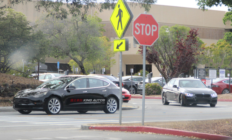 量產版《Tesla Model 3》無偽裝首度亮相 定價規格可望6月公佈 量產版《Tesla Model 3》無偽裝首度亮相 定價規格可望6月公佈