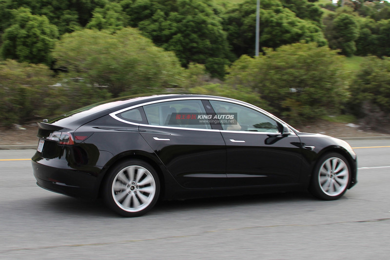 量產版《Tesla Model 3》無偽裝首度亮相 定價規格可望6月公佈 量產版《Tesla Model 3》無偽裝首度亮相 定價規格可望6月公佈