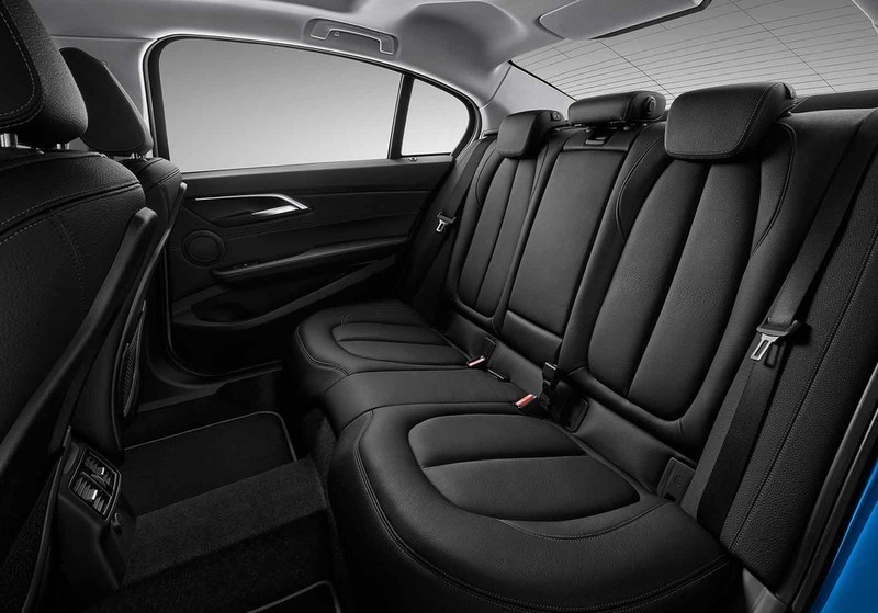 拉長放大、後驅拜拜 新一代《BMW 1 Series》間諜照首度曝光 拉長放大、後驅拜拜 新一代《BMW 1 Series》間諜照首度曝光