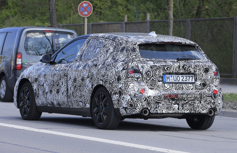 拉長放大、後驅拜拜 新一代《BMW 1 Series》間諜照首度曝光 拉長放大、後驅拜拜 新一代《BMW 1 Series》間諜照首度曝光