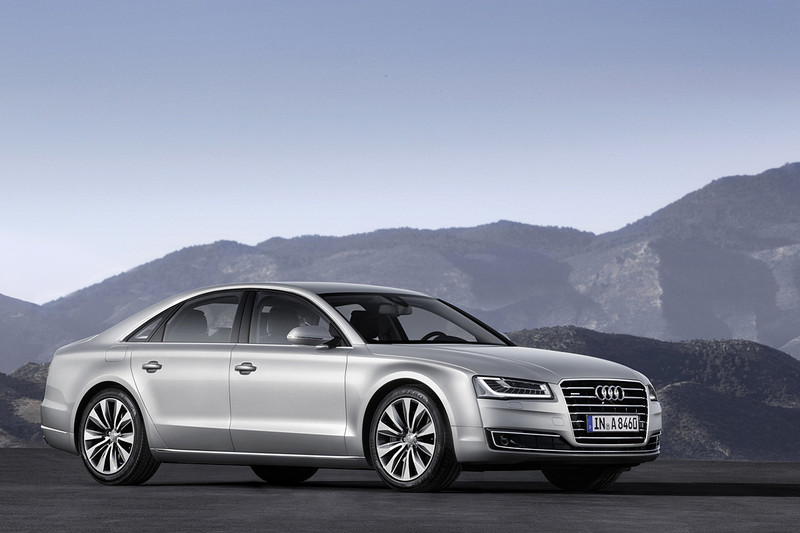 超值套件優惠升級 《Audi A4 S line》與《A8領袖特仕版》限量推出 超值套件優惠升級 《Audi A4 S line》與《A8領袖特仕版》限量推出