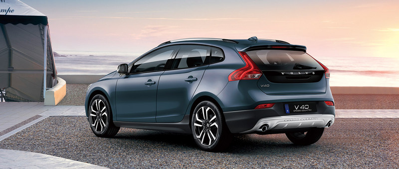 日本限量《Volvo V40 Cross Country Inatomo Selection》稲沢朋子時尚加持 日本限量《Volvo V40 Cross Country Inatomo Selection》稲沢朋子時尚加持