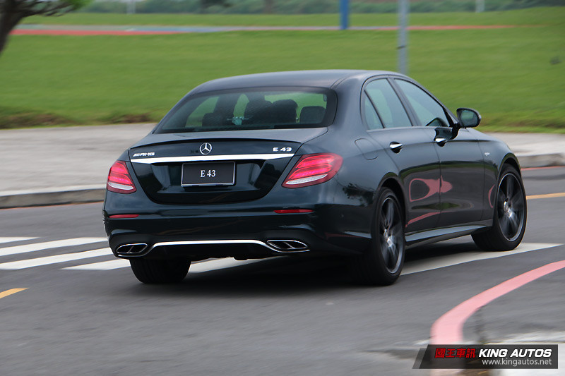 動靜皆宜、不損格調 ─《Mercedes-AMG E 43 4Matic》試駕體驗 動靜皆宜、不損格調 ─《Mercedes-AMG E 43 4Matic》試駕體驗
