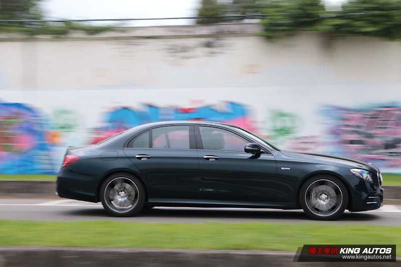 動靜皆宜、不損格調 ─《Mercedes-AMG E 43 4Matic》試駕體驗 動靜皆宜、不損格調 ─《Mercedes-AMG E 43 4Matic》試駕體驗