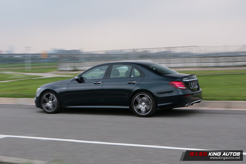 動靜皆宜、不損格調 ─《Mercedes-AMG E 43 4Matic》試駕體驗 動靜皆宜、不損格調 ─《Mercedes-AMG E 43 4Matic》試駕體驗