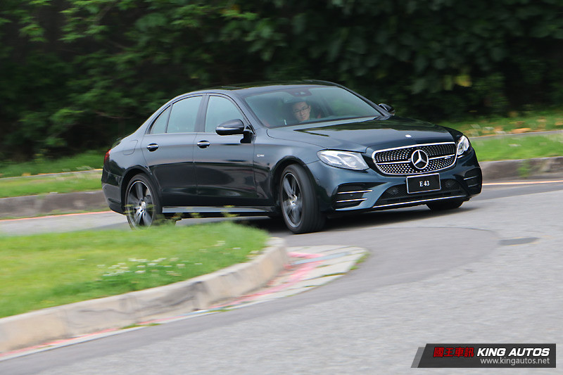 動靜皆宜、不損格調 ─《Mercedes-AMG E 43 4Matic》試駕體驗 動靜皆宜、不損格調 ─《Mercedes-AMG E 43 4Matic》試駕體驗