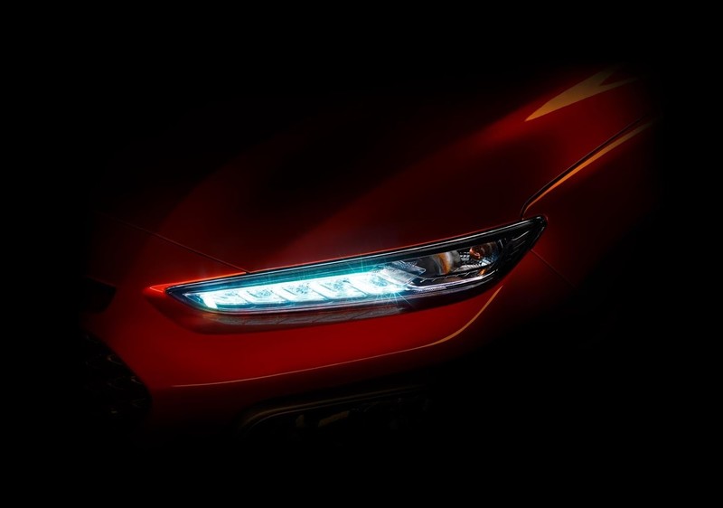 原廠再次釋出車頭預告照 《Hyundai Kona》小型SUV預告今年夏天亮相 原廠再次釋出車頭預告照 《Hyundai Kona》小型SUV預告今年夏天亮相