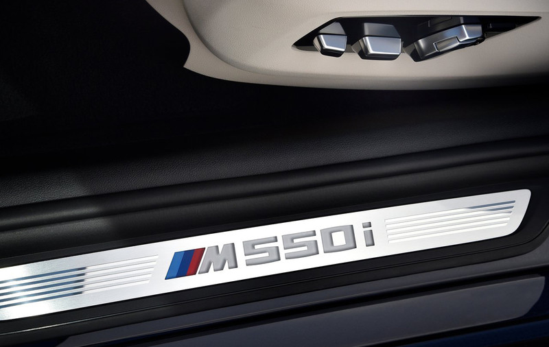 《BMW M550i xDrive》規格售價官網揭露 《520i Luxury / M Sport》雙車型配備曝光 《BMW M550i xDrive》規格售價官網揭露 《520i Luxury / M Sport》雙車型配備曝光