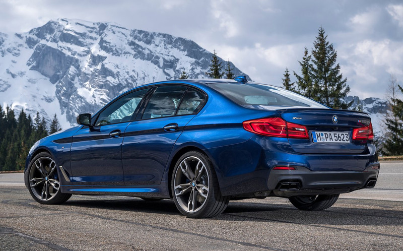 《BMW M550i xDrive》規格售價官網揭露 《520i Luxury / M Sport》雙車型配備曝光 《BMW M550i xDrive》規格售價官網揭露 《520i Luxury / M Sport》雙車型配備曝光