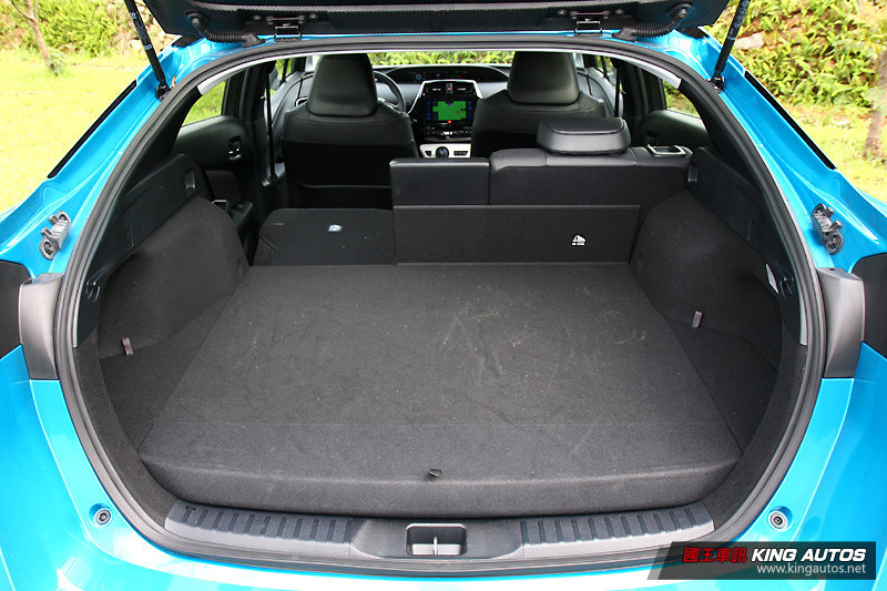 價差50萬的類純電駕馭 ─《Toyota Prius PHV》試駕體驗 價差50萬的類純電駕馭 ─《Toyota Prius PHV》試駕體驗