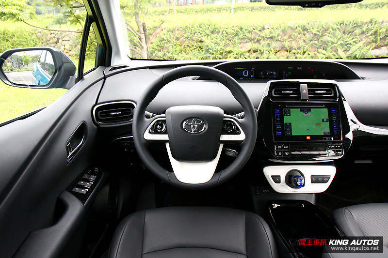 價差50萬的類純電駕馭 ─《Toyota Prius PHV》試駕體驗 價差50萬的類純電駕馭 ─《Toyota Prius PHV》試駕體驗