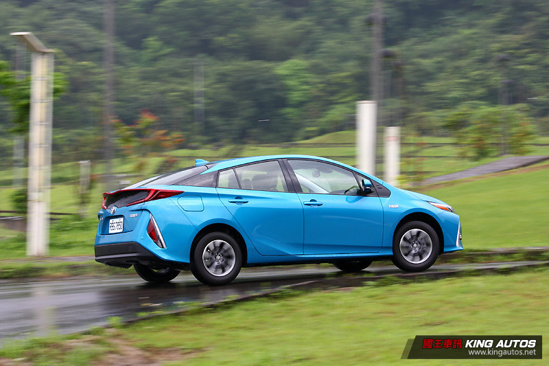 價差50萬的類純電駕馭 ─《Toyota Prius PHV》試駕體驗 價差50萬的類純電駕馭 ─《Toyota Prius PHV》試駕體驗