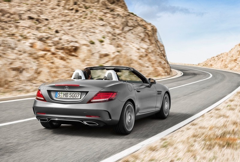 標配六速手排設定 全新入門級距《Mercedes-Benz SLC 180》英國開賣 標配六速手排設定 全新入門級距《Mercedes-Benz SLC 180》英國開賣