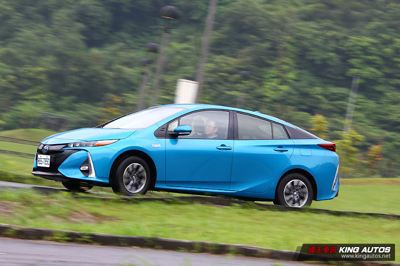 價差50萬的類純電駕馭 ─《Toyota Prius PHV》試駕體驗 價差50萬的類純電駕馭 ─《Toyota Prius PHV》試駕體驗