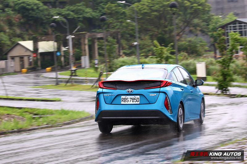 價差50萬的類純電駕馭 ─《Toyota Prius PHV》試駕體驗 價差50萬的類純電駕馭 ─《Toyota Prius PHV》試駕體驗