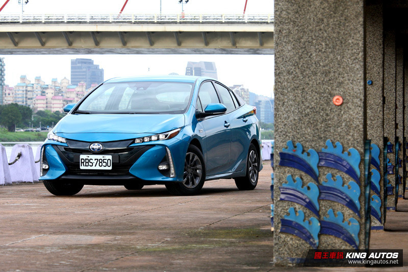 價差50萬的類純電駕馭 ─《Toyota Prius PHV》試駕體驗 價差50萬的類純電駕馭 ─《Toyota Prius PHV》試駕體驗