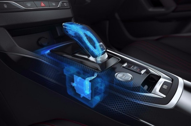小改款《Peugeot 308》首搭1.5升柴油動力 升級8速手自排搶先現身 小改款《Peugeot 308》首搭1.5升柴油動力 升級8速手自排搶先現身