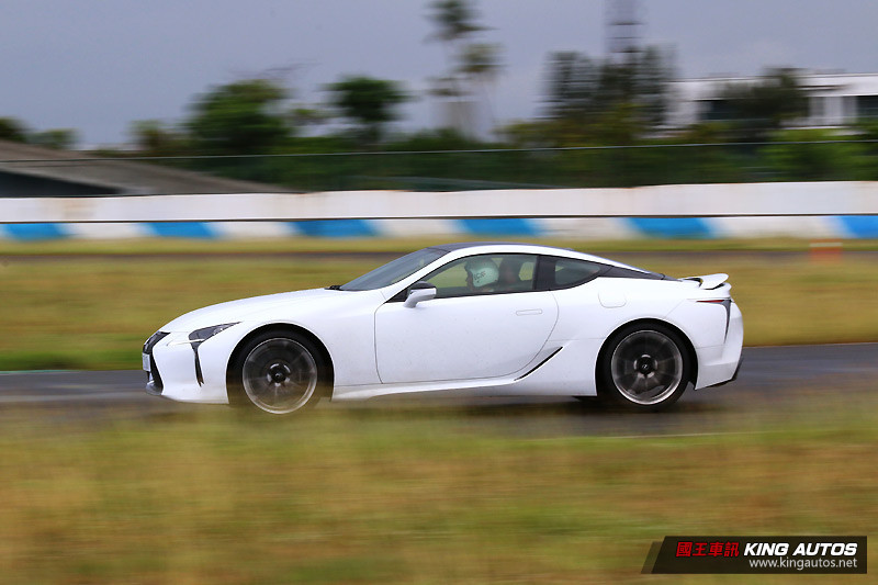 開價559萬與589萬起 《Lexus》旗艦轎跑《LC 500 / LC 500h》同步登場 開價559萬與589萬起 《Lexus》旗艦轎跑《LC 500 / LC 500h》同步登場